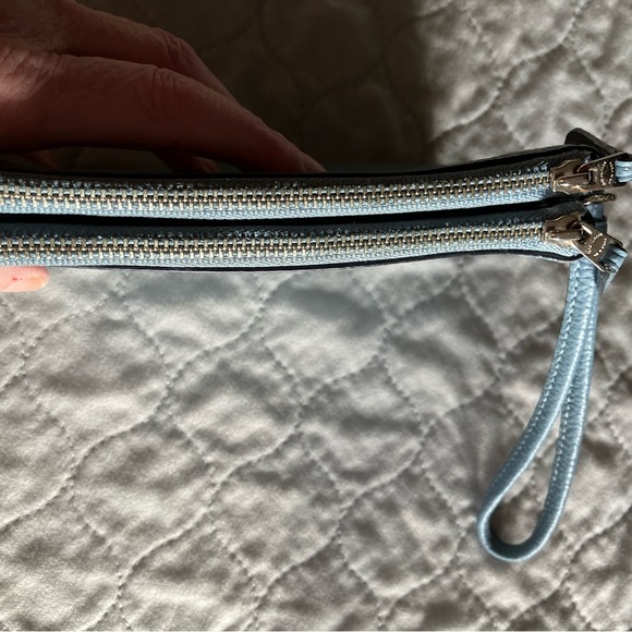 COACH Double Corner Zip Indigo Blue Pebbled Leather Wristlet/Wallet - Picture 3 of 6